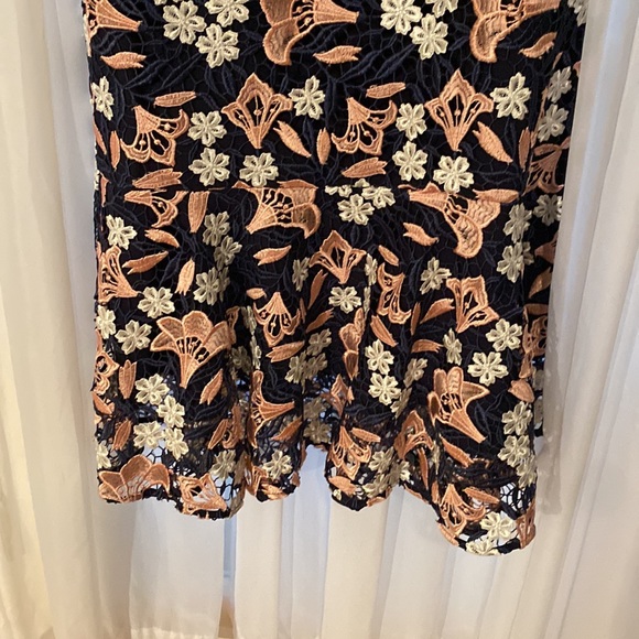 Shoshanna Embroidered Dress from Neiman Marcus Size 4 - Picture 5 of 5